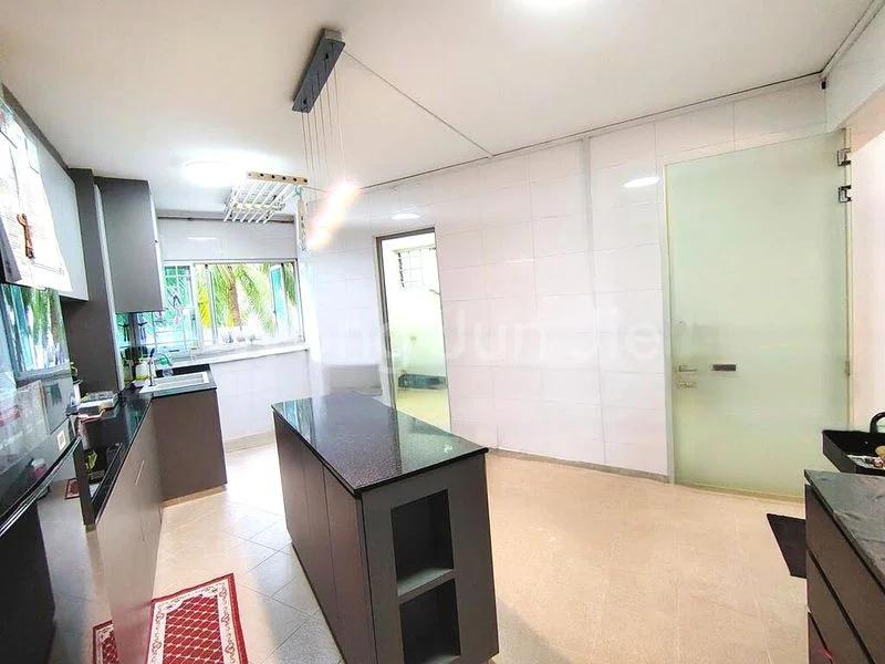 4 Room (4A) HDB for Sale in  610 Clementi West Street 1 - Image 1